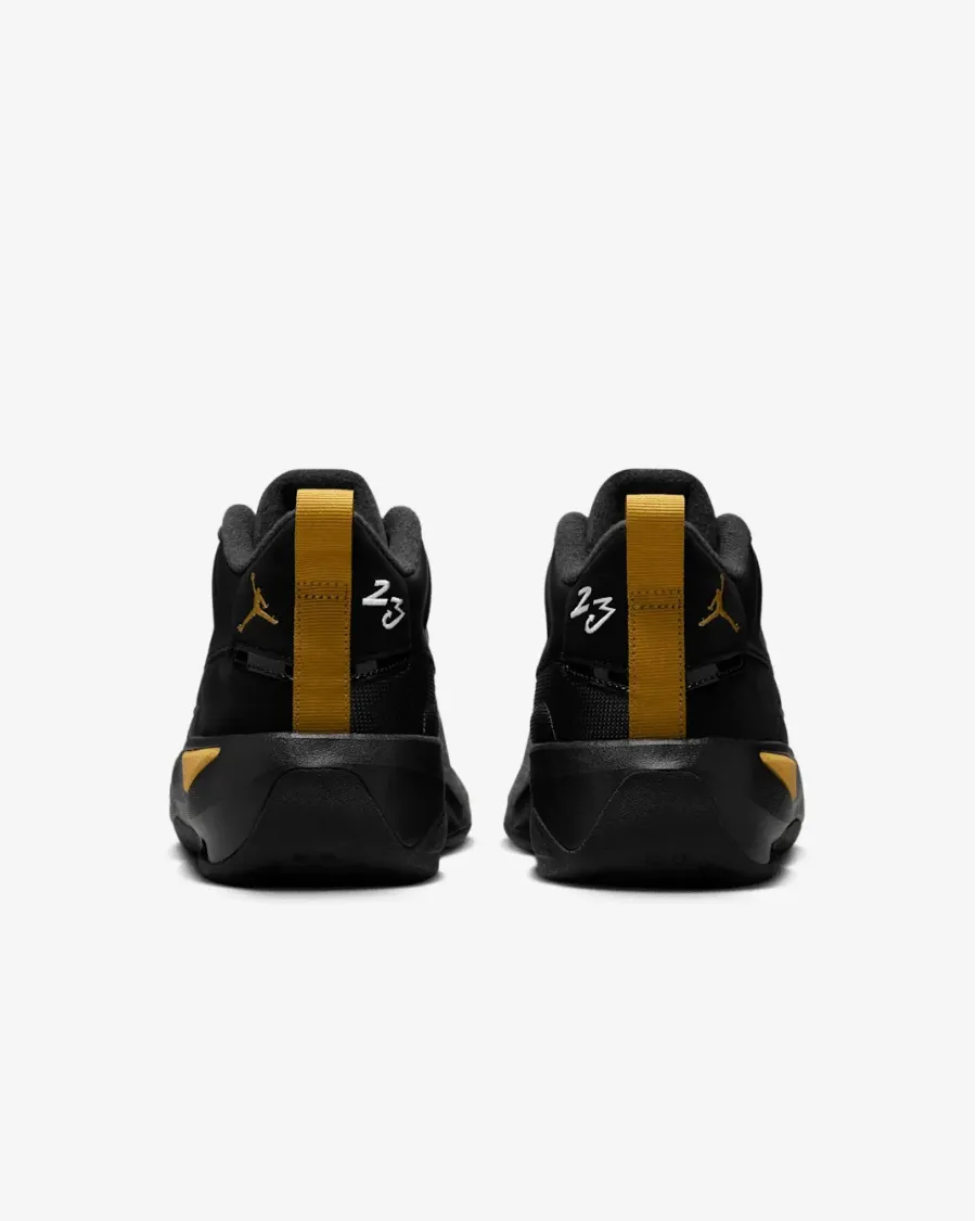 Кросівки Nike Air Jordan Max Aura 7 HQ2091-007