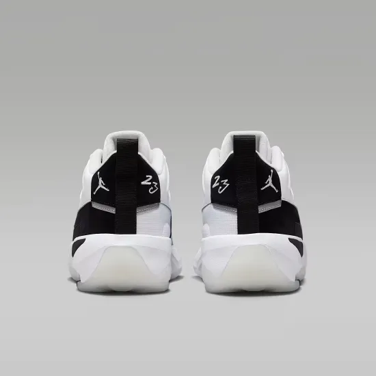 Кросівки Nike Air Jordan Max Aura 7 HQ2091-100