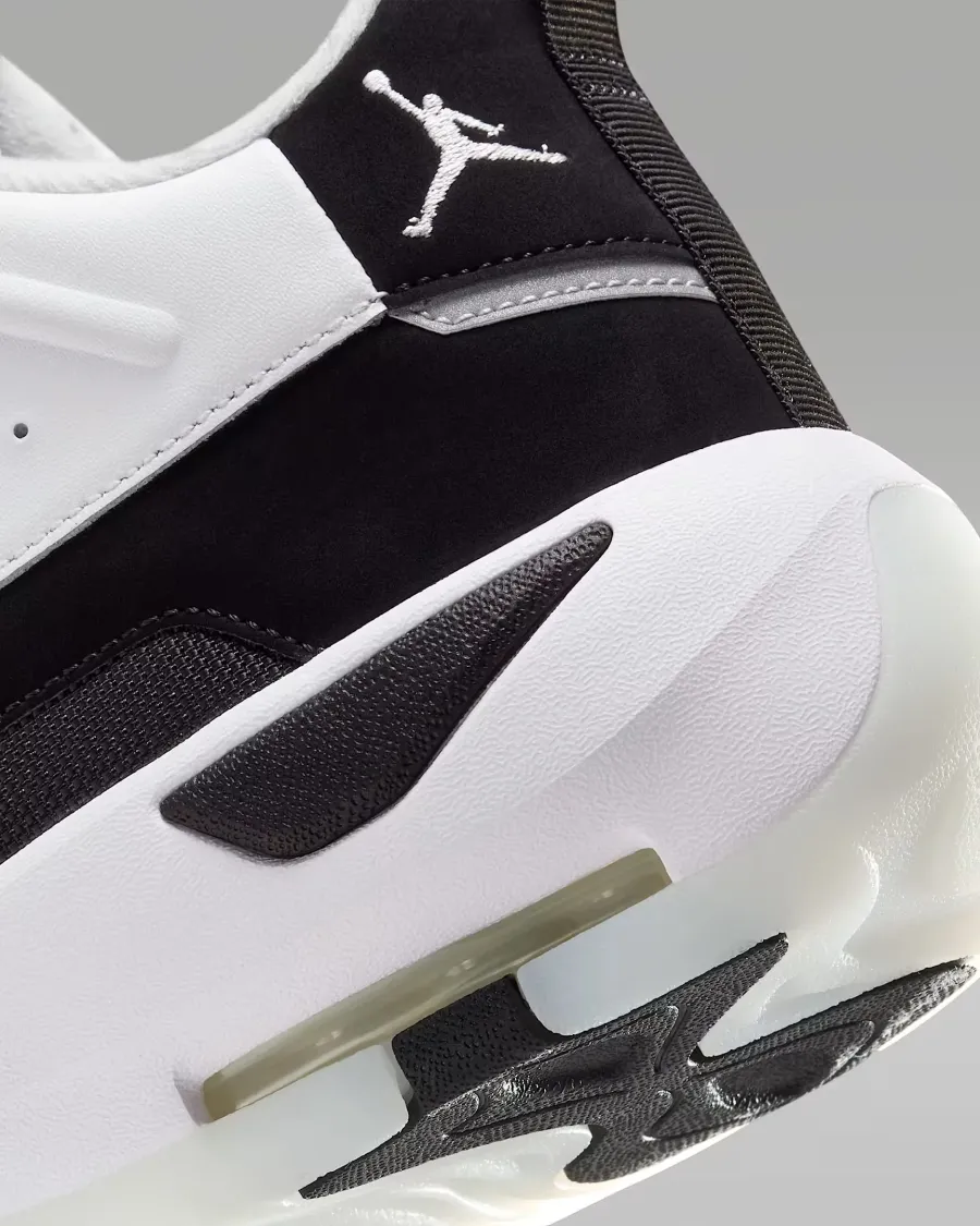 Кросівки Nike Air Jordan Max Aura 7 HQ2091-100