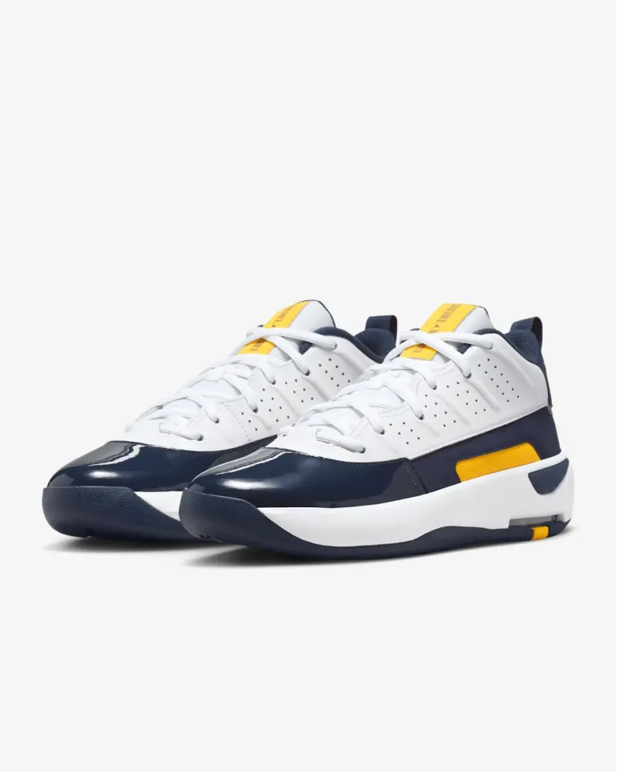 Кросівки Nike Air Jordan Max Aura 7 HQ2091-102