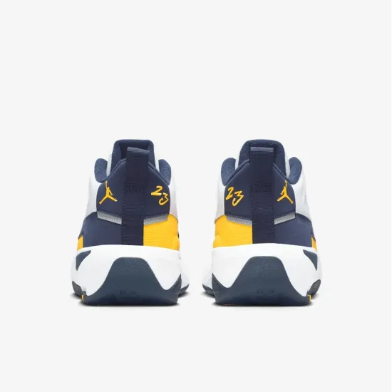Кросівки Nike Air Jordan Max Aura 7 HQ2091-102