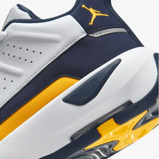 Кросівки Nike Air Jordan Max Aura 7 HQ2091-102
