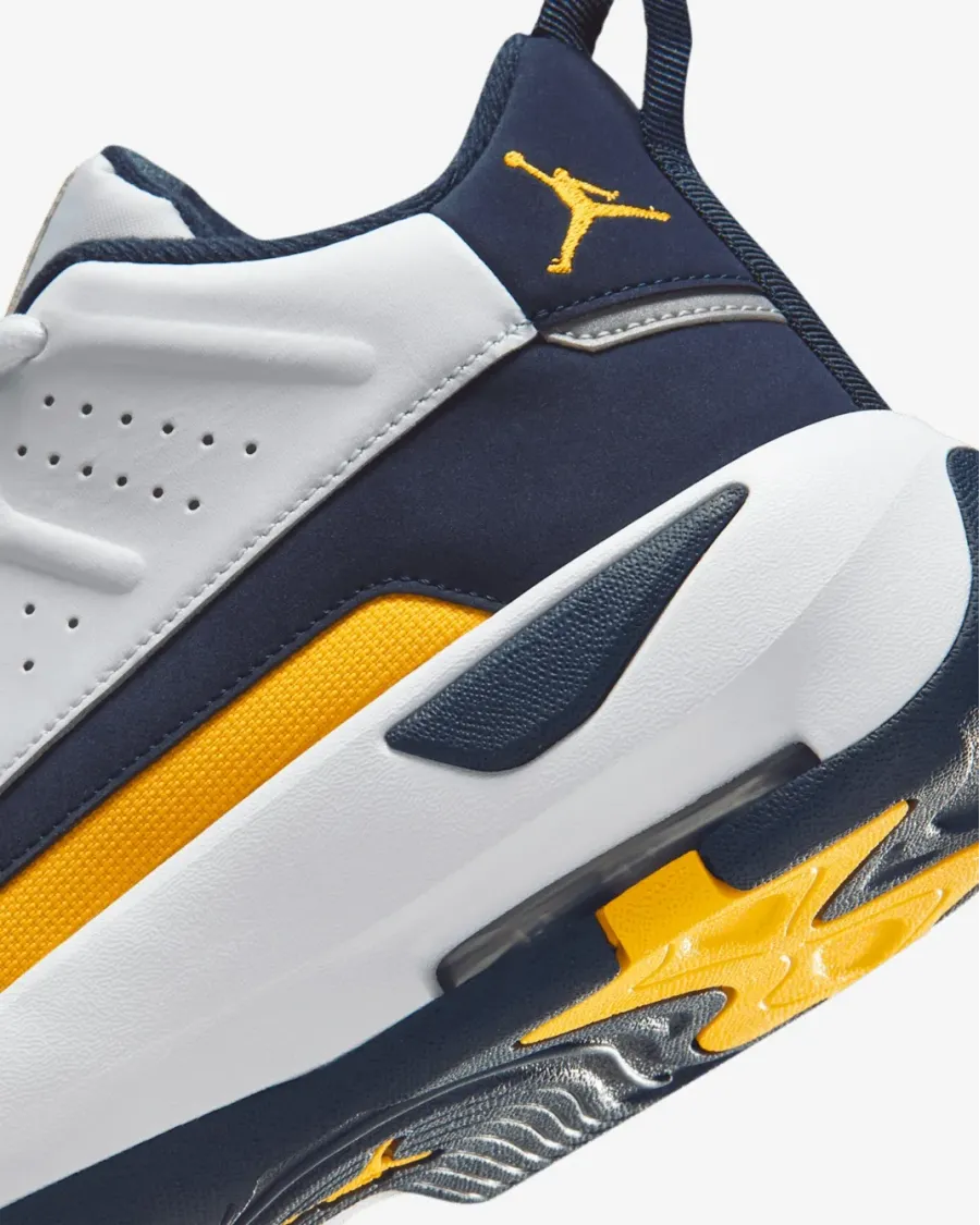 Кросівки Nike Air Jordan Max Aura 7 HQ2091-102