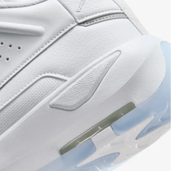 Кросівки Nike Air Jordan Max Aura 7 HQ2091-105