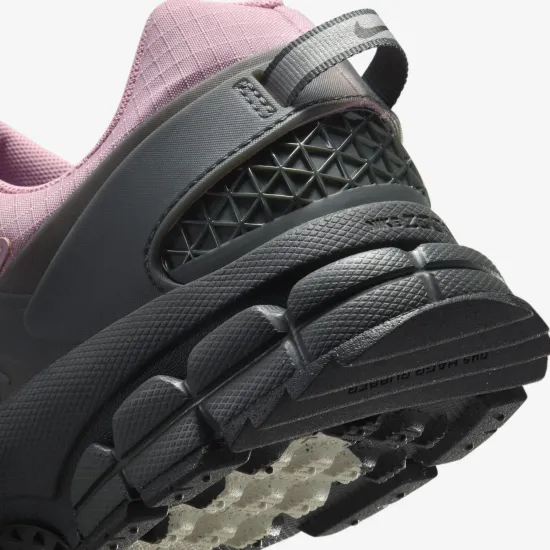 Кросівки Nike Zoom Vomero 5 Roam HQ2181-003