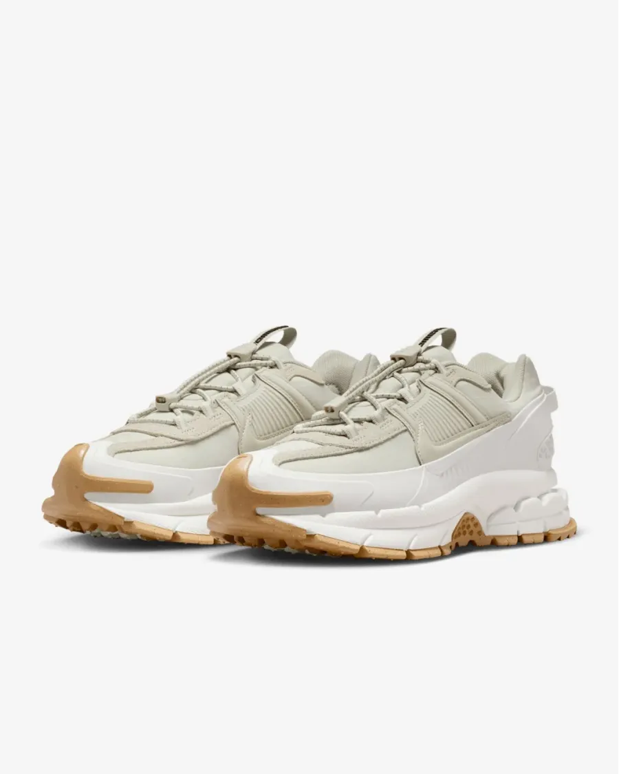 Кросівки Nike Zoom Vomero 5 Roam HQ2181-100