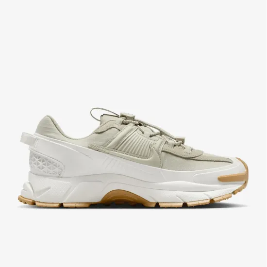 Кросівки Nike Zoom Vomero 5 Roam HQ2181-100