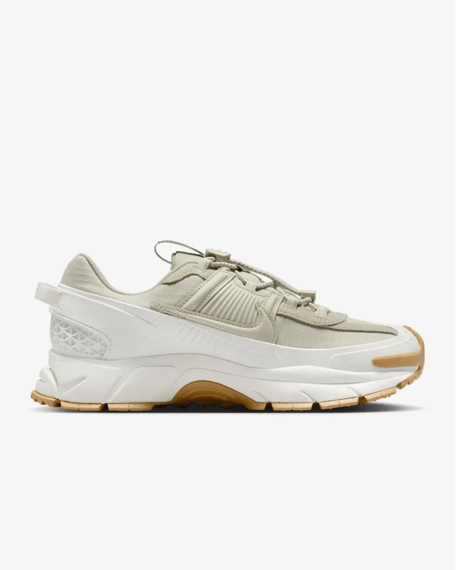 Кросівки Nike Zoom Vomero 5 Roam HQ2181-100