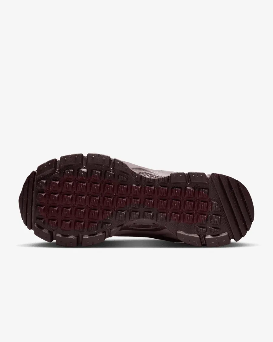 Кросівки Nike Zoom Vomero 5 Roam HQ2181-500