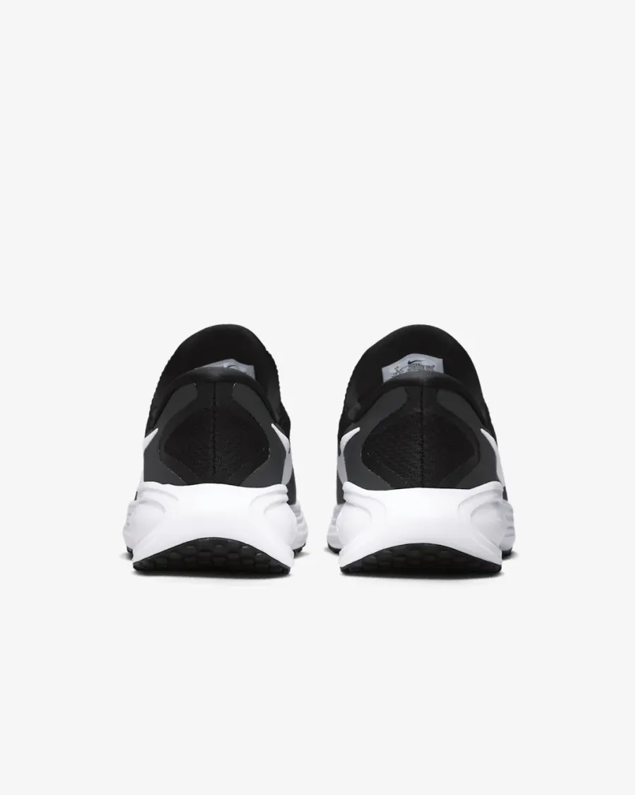 Кросівки Nike Revolution 8 EasyOn Road Running HQ2415-001