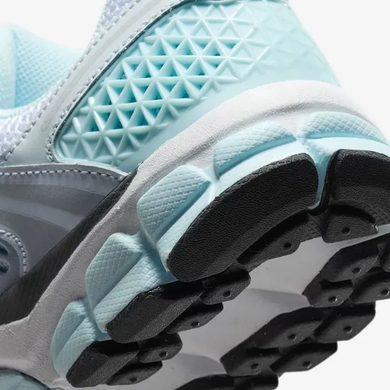 Кросівки Nike Zoom Vomero 5 HQ3255-043