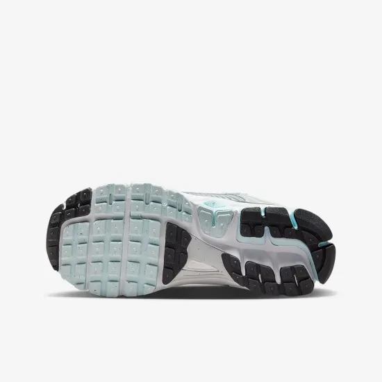 Кросівки Nike Zoom Vomero 5 HQ3255-043