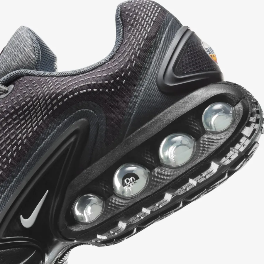 Кросівки Nike Air Max DN HQ3816-001
