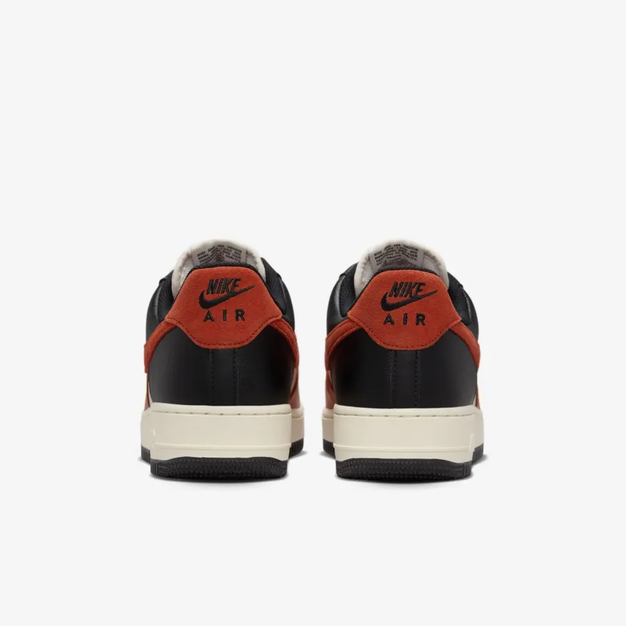 Кросівки Nike Air Force 1 Low '07 LV8 HQ4987-010