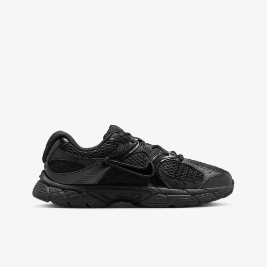 Кросівки Nike V5 RNR HQ6411-002
