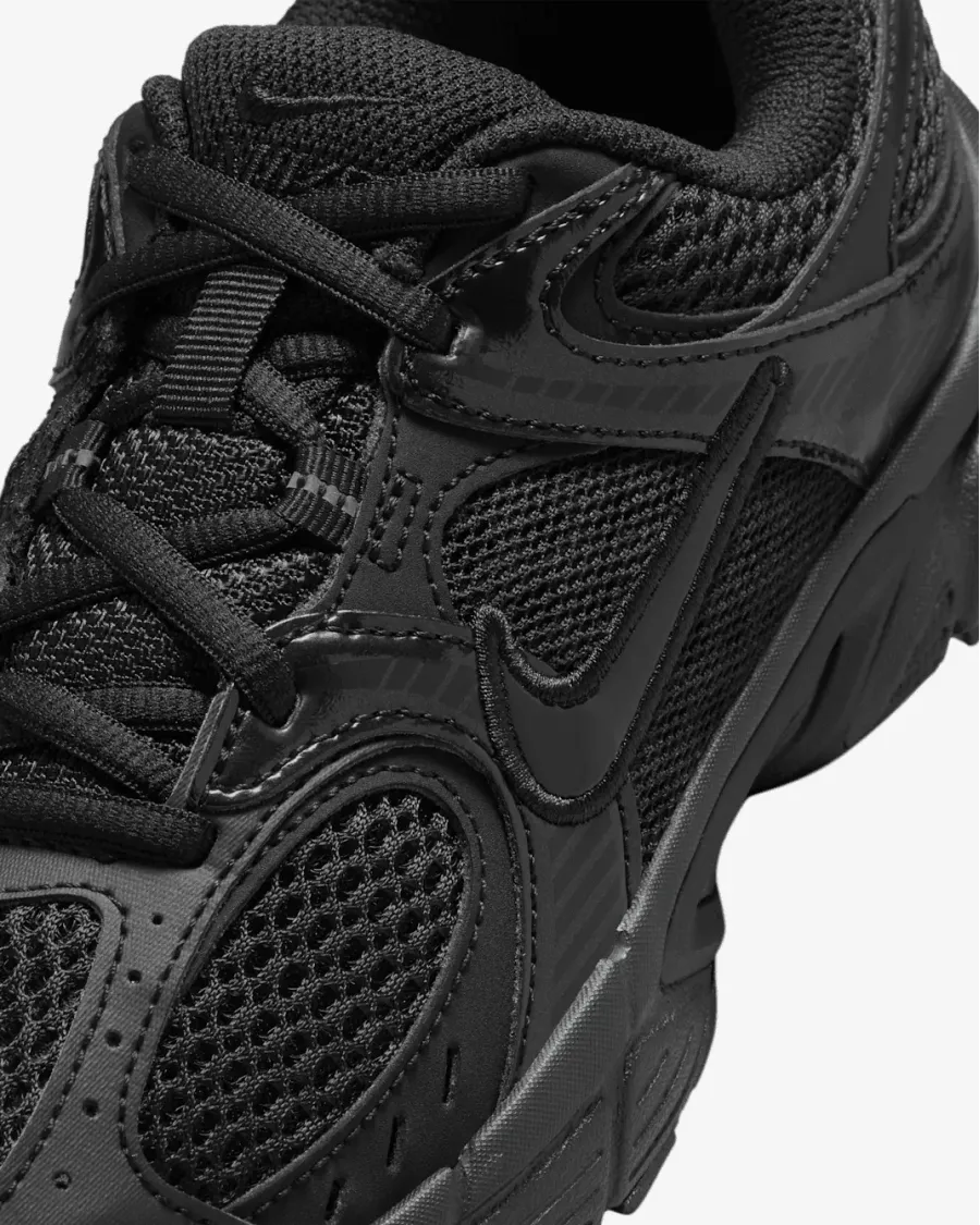 Кросівки Nike V5 RNR HQ6411-002