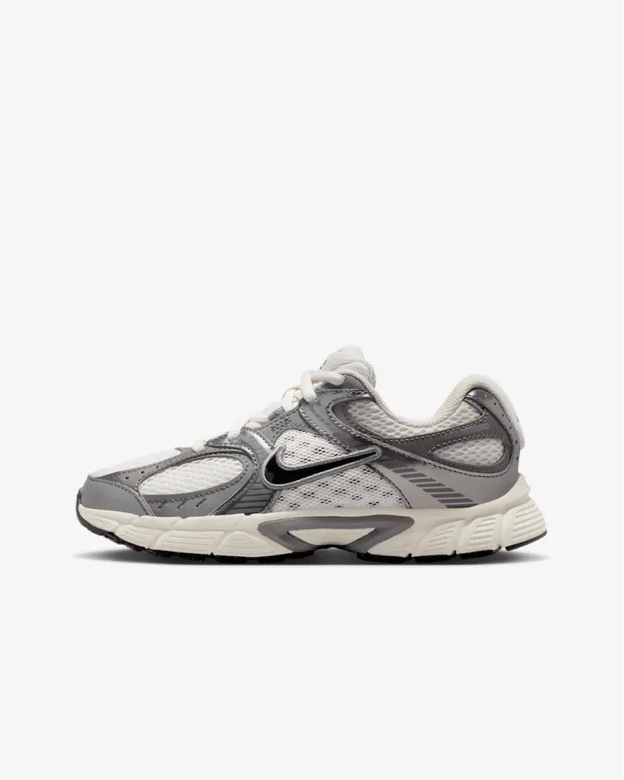 Кросівки Nike V5 RNR HQ6411-003