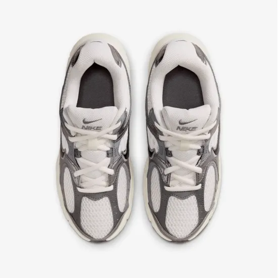 Кросівки Nike V5 RNR HQ6411-003