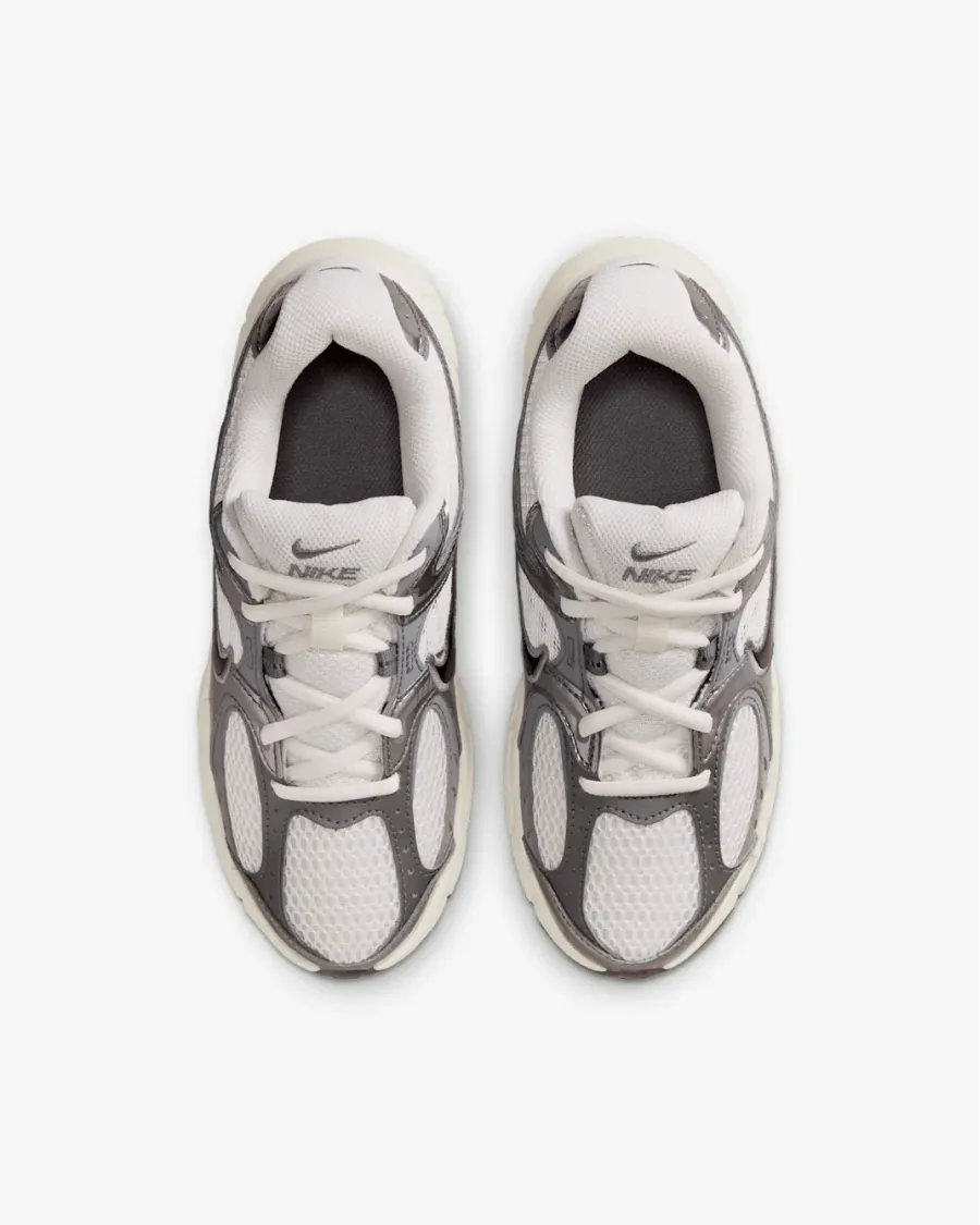 Кросівки Nike V5 RNR HQ6411-003
