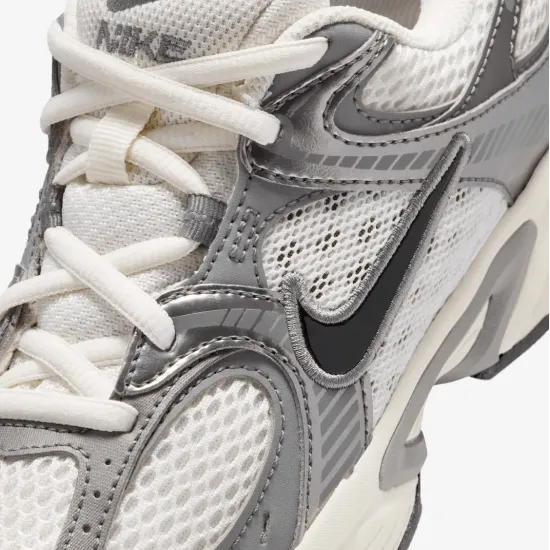 Кросівки Nike V5 RNR HQ6411-003
