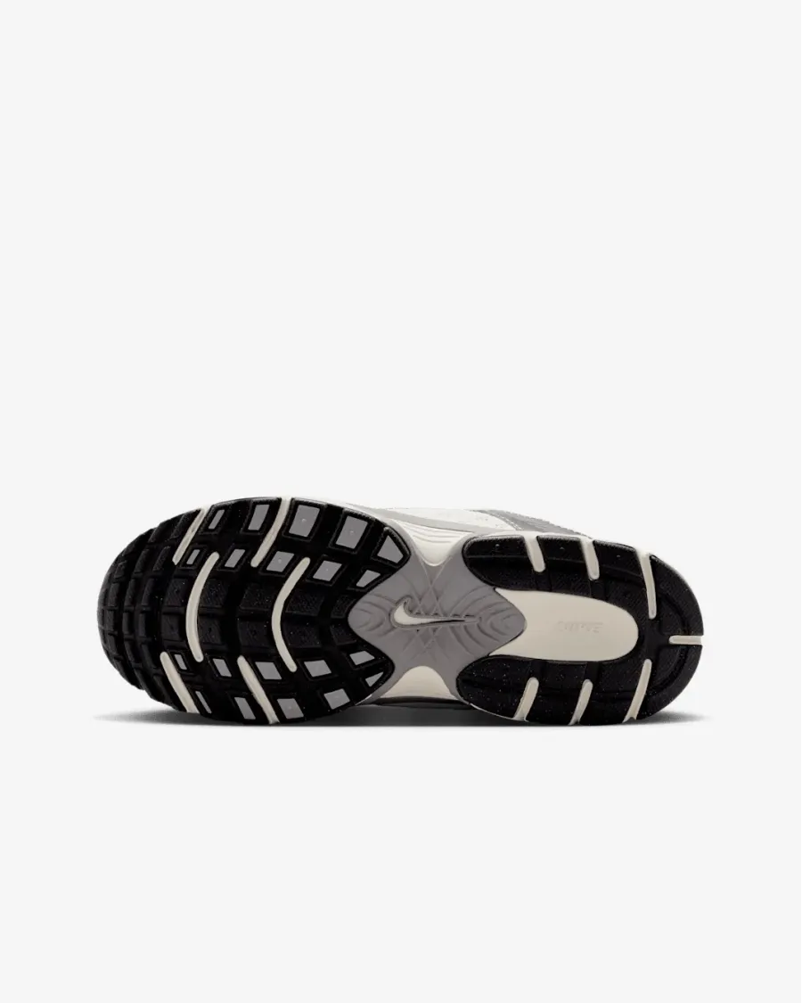 Кросівки Nike V5 RNR HQ6411-003