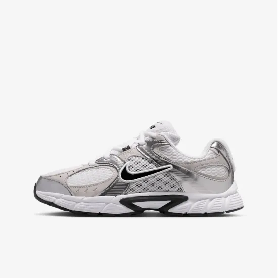 Кросівки Nike V5 RNR HQ6411-100