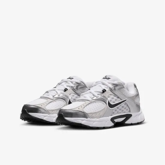 Кросівки Nike V5 RNR HQ6411-100