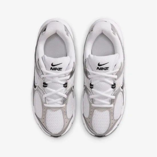 Кросівки Nike V5 RNR HQ6411-100