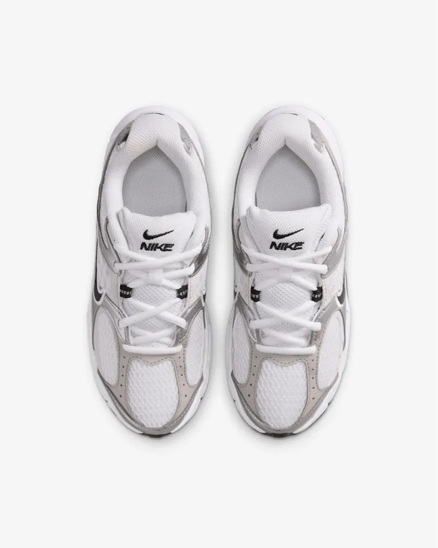 Кросівки Nike V5 RNR HQ6411-100
