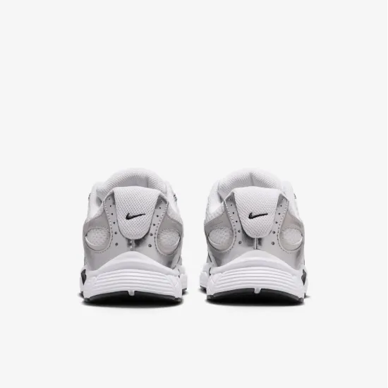 Кросівки Nike V5 RNR HQ6411-100