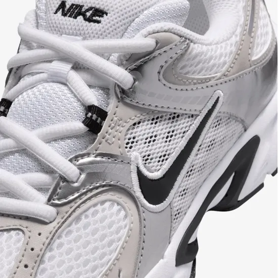 Кросівки Nike V5 RNR HQ6411-100