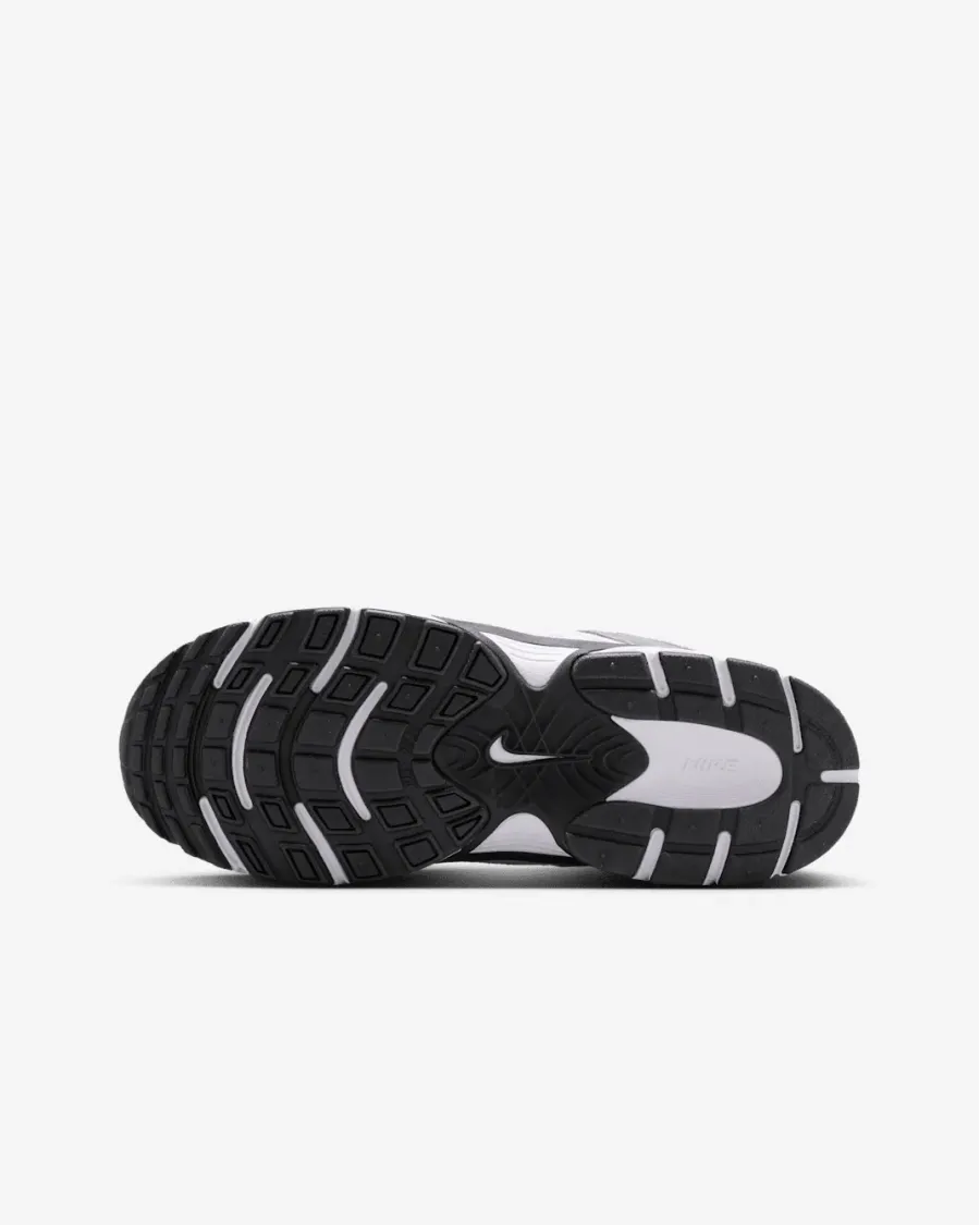 Кросівки Nike V5 RNR HQ6411-100