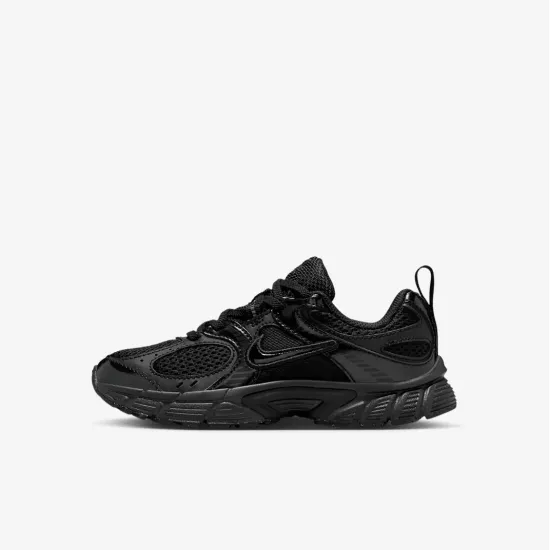 Кросівки Nike V5 RNR HQ6412-002