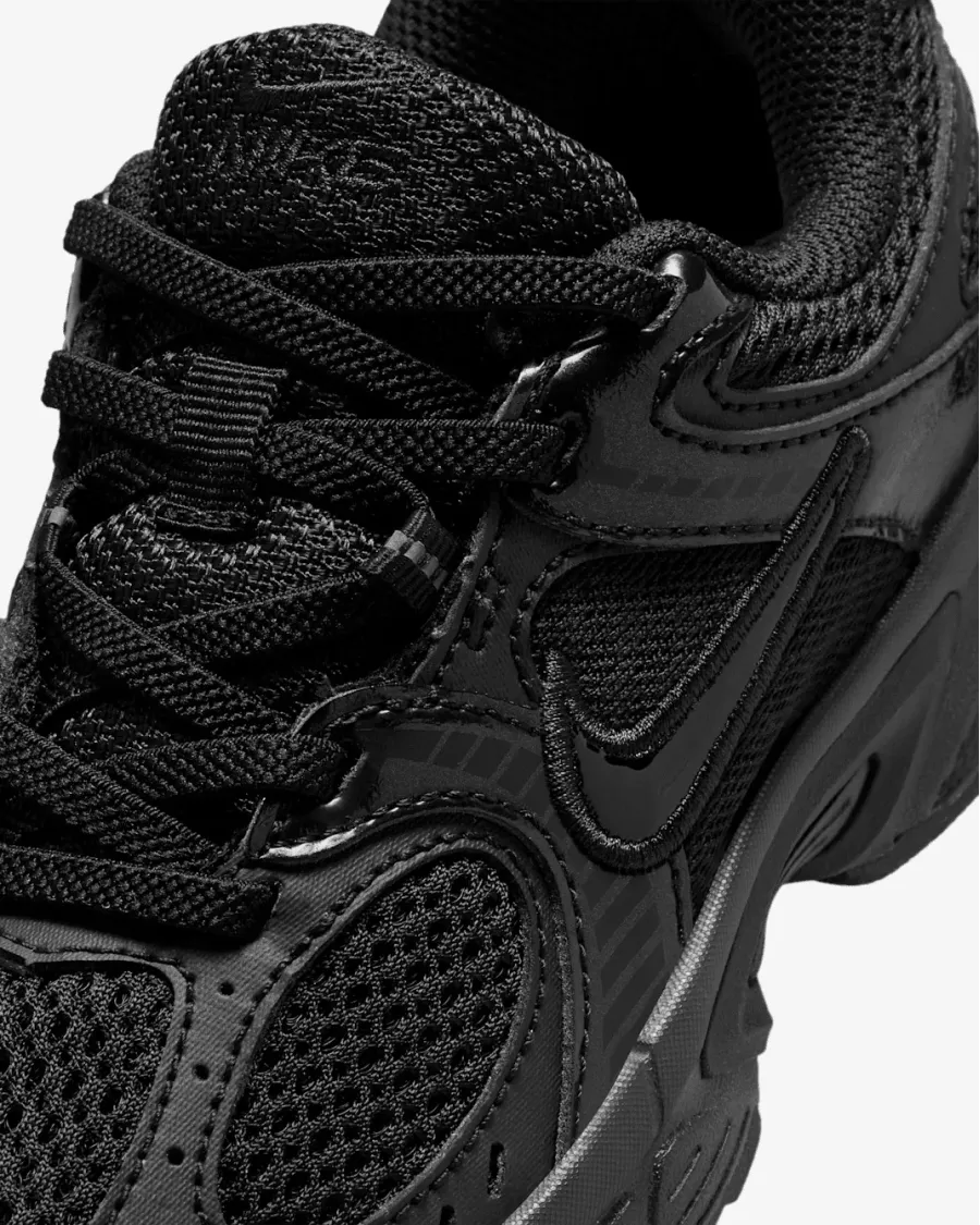 Кросівки Nike V5 RNR HQ6412-002