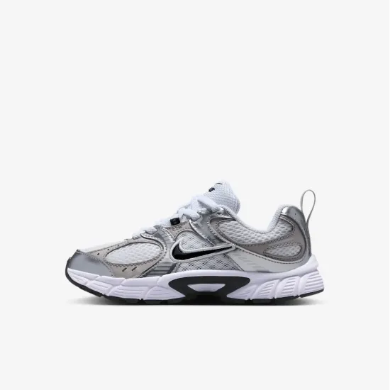 Кросівки Nike V5 RNR HQ6412-100