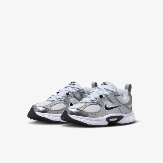 Кросівки Nike V5 RNR HQ6412-100