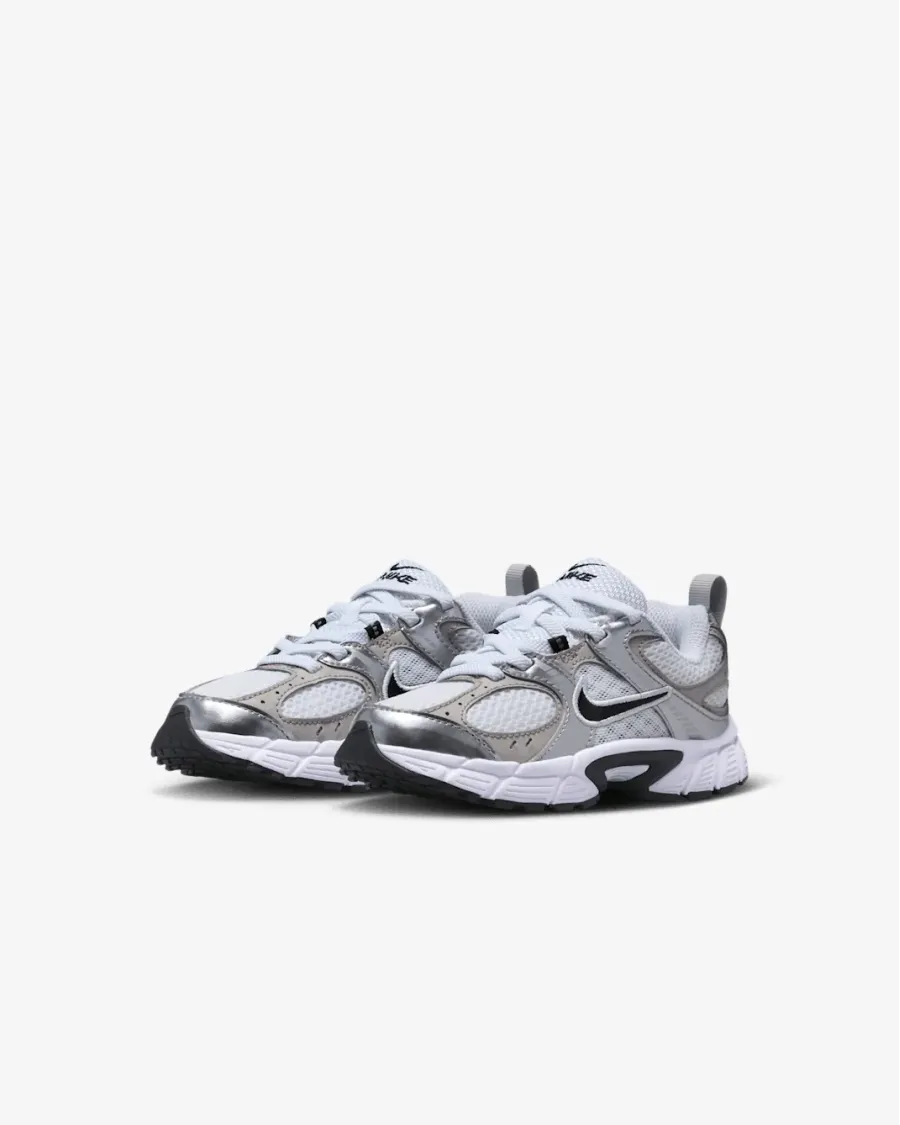 Кросівки Nike V5 RNR HQ6412-100