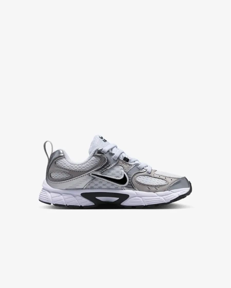 Кросівки Nike V5 RNR HQ6412-100