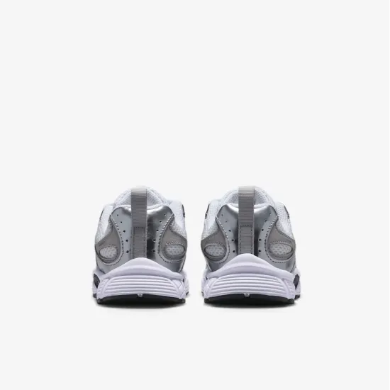Кросівки Nike V5 RNR HQ6412-100