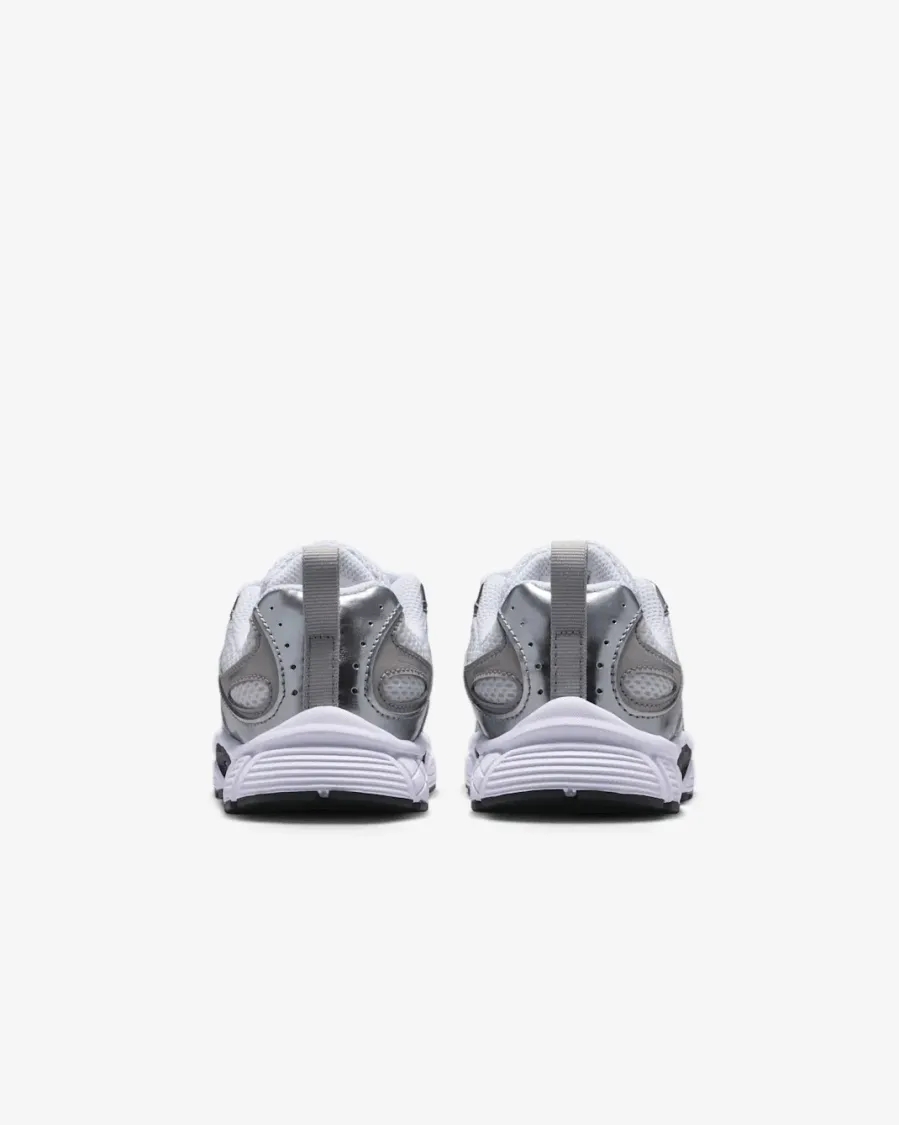 Кросівки Nike V5 RNR HQ6412-100