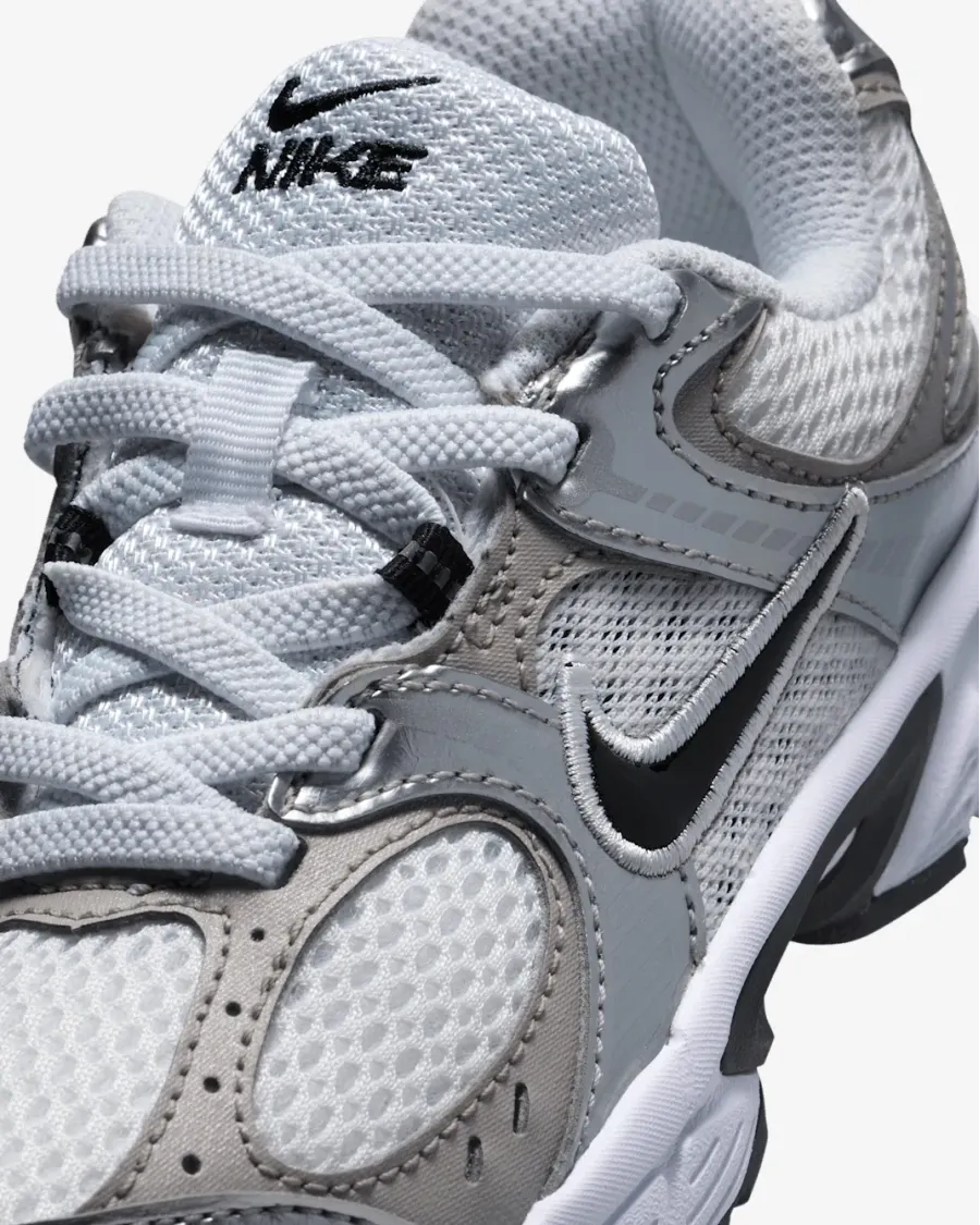 Кросівки Nike V5 RNR HQ6412-100