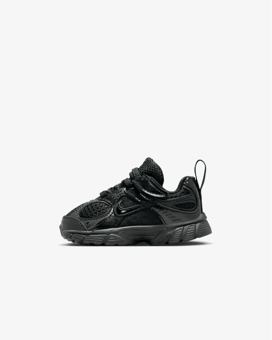 Кросівки Nike V5 RNR HQ6413-002