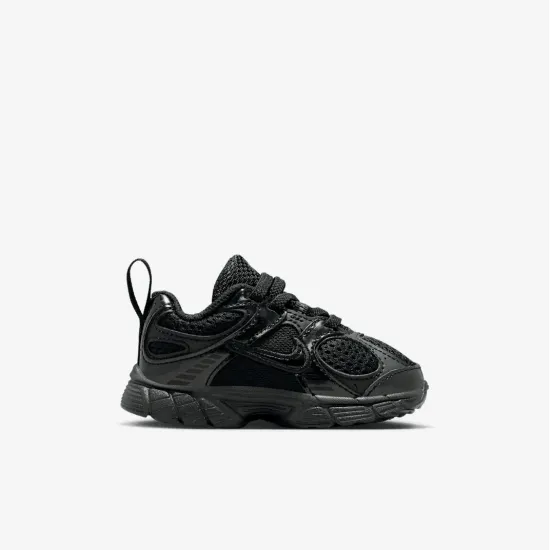 Кросівки Nike V5 RNR HQ6413-002
