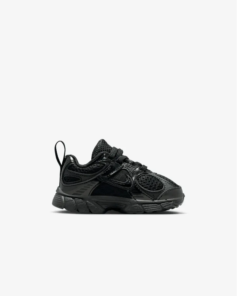 Кросівки Nike V5 RNR HQ6413-002