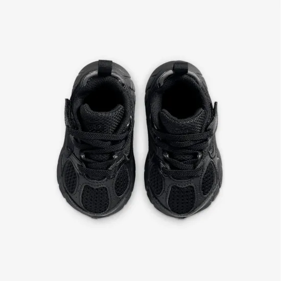 Кросівки Nike V5 RNR HQ6413-002