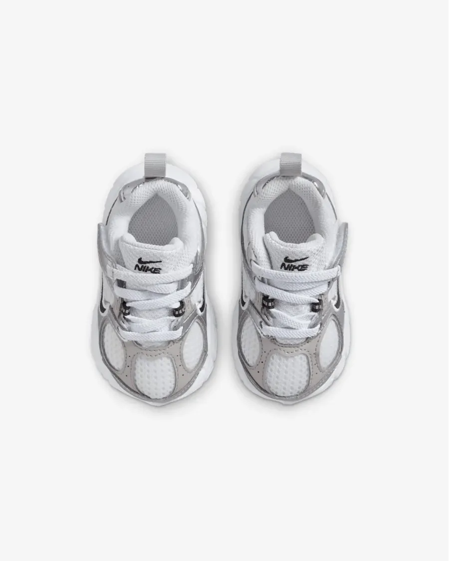 Кросівки Nike V5 RNR HQ6413-100