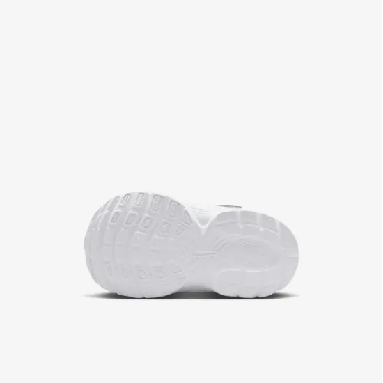 Кросівки Nike V5 RNR HQ6413-100