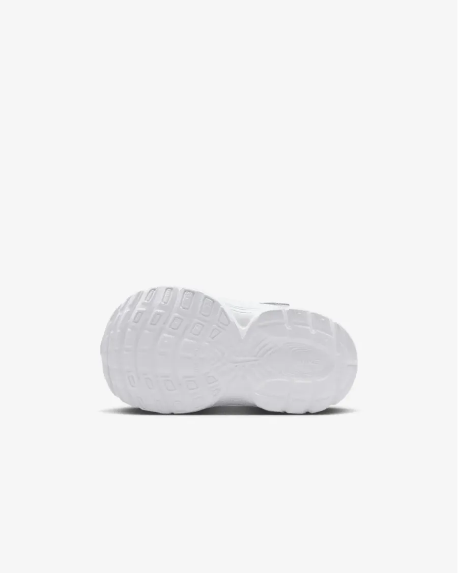 Кросівки Nike V5 RNR HQ6413-100