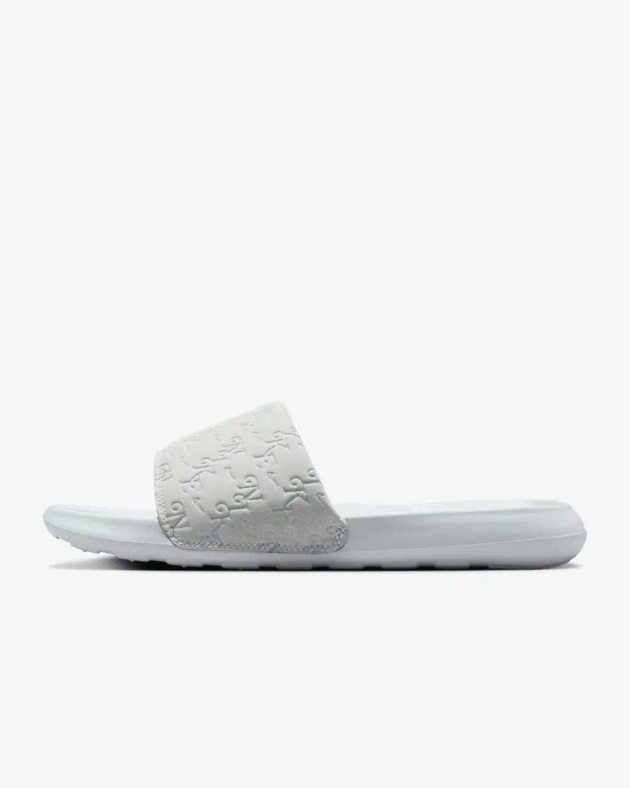 Тапочки Nike Victori One HQ7022-011