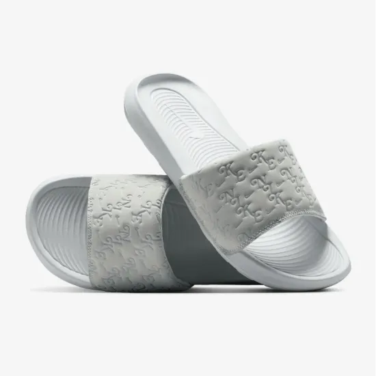 Тапочки Nike Victori One HQ7022-011